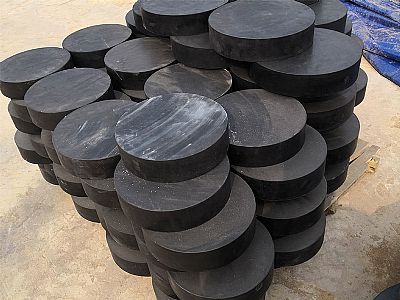 彭泽县板式橡胶支座由若干层橡胶片与薄钢板经加压硫化